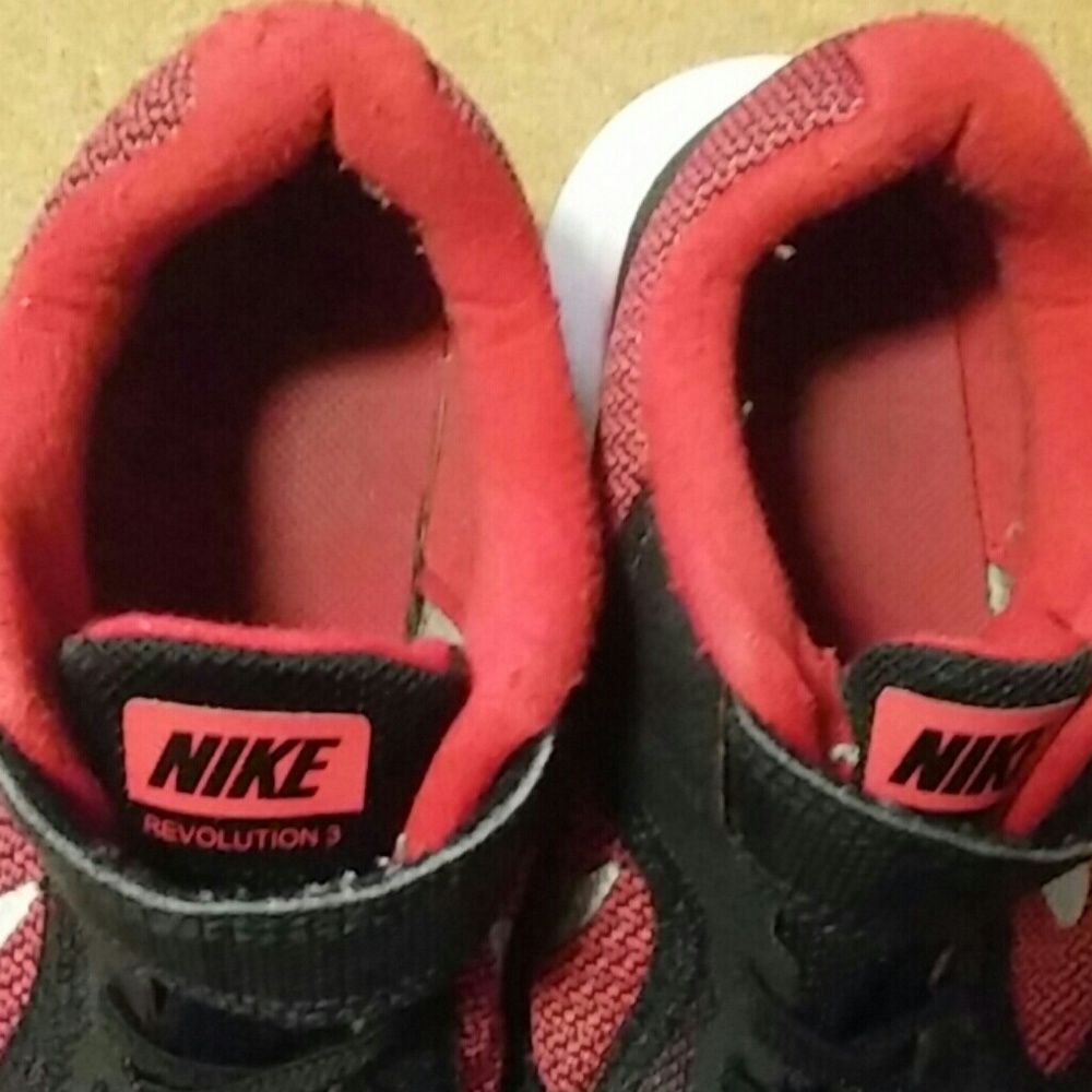 Nike - Picture 4 of 4